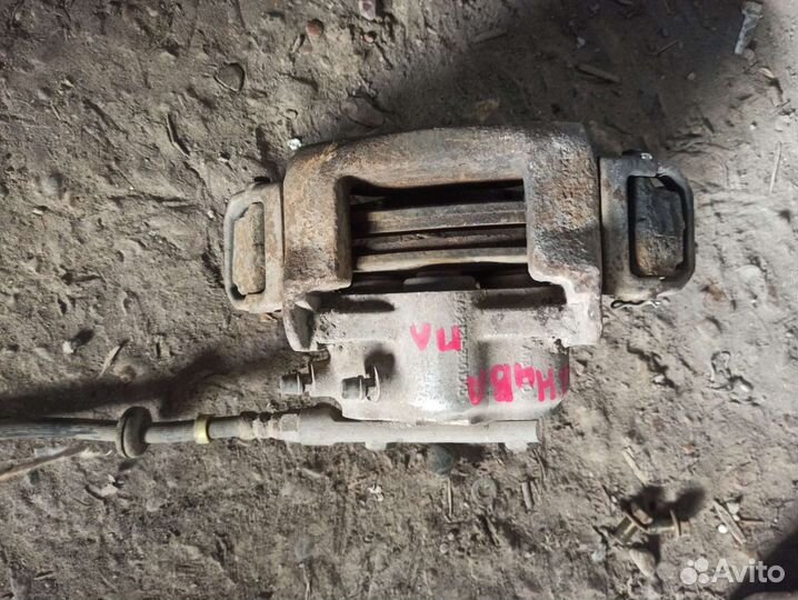 Суппорт передний левый Chevrolet Niva Нива