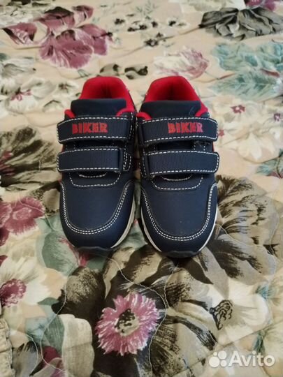 Кроссовки детские