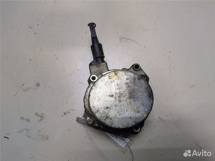 Насос вакуумный Volkswagen Passat CC, 2010