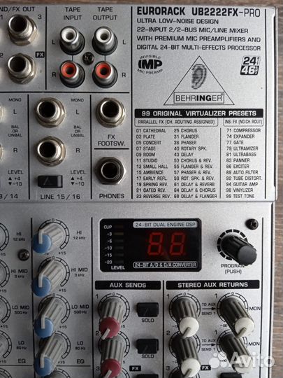Микшерный пульт Behringer UB2222FX