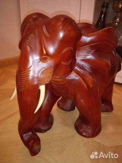 Статуэтка слон дерево