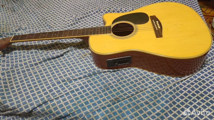 Акустическая гитара бу