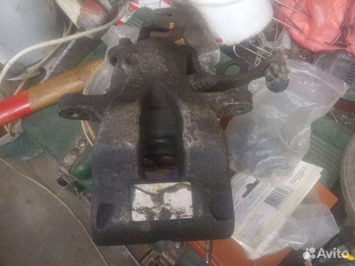 Суппорт задний правый Ситроен с 4 пикасо