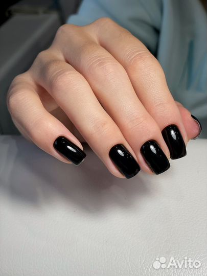 Маникюр и педикюр