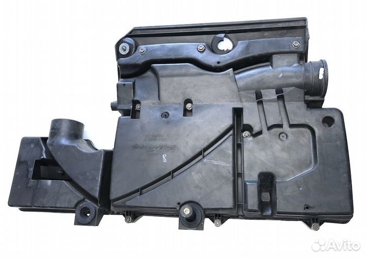 Форд Фьюжен Крышка двигателя