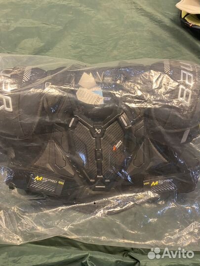 Топлвый Нагрудник хоккейный m5 pro sr m