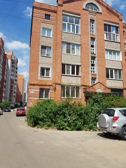2-к. квартира, 77 м², 1/4 эт.