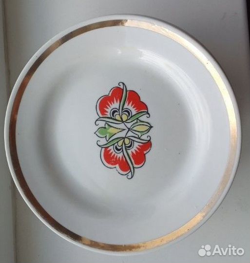 Тарелки 8 штук, цена за все