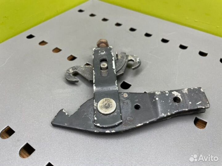 Механизм ручника задний Mercedes-Benz W124 M102