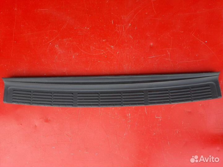 Накладка на бампер задняя Toyota Land Cruicer 200