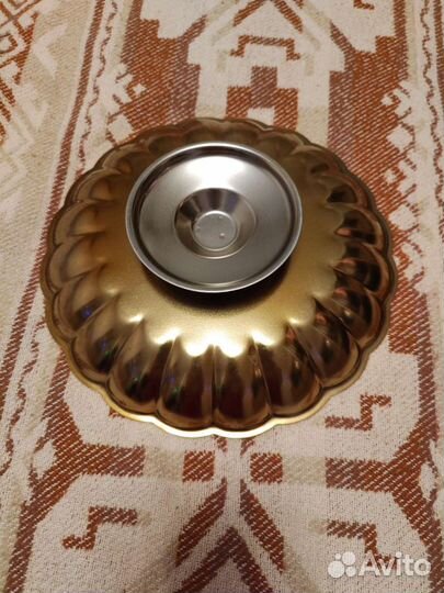 Хохлома: тарелки, банки и ножи, половники