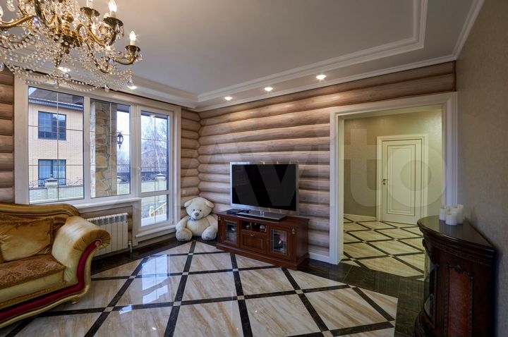 Коттедж 232 м² на участке 10 сот.