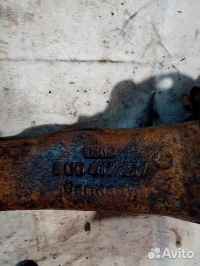 Поворотный кулак лев Audi a4 b5 volkswagen passat
