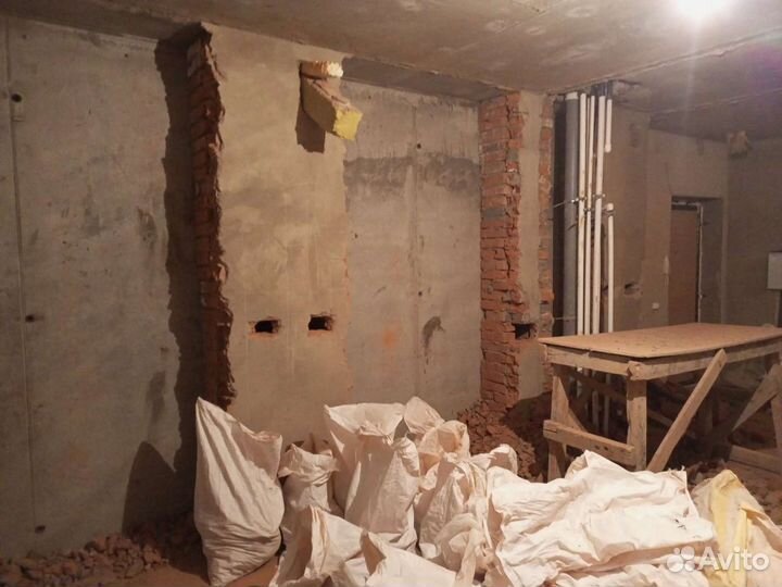 Демонтаж перегородок слом стен пола