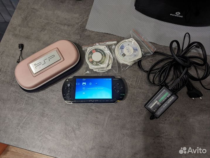Sony PSP 1004 с дисками не прошита