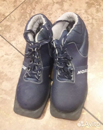 Лыжные ботинки