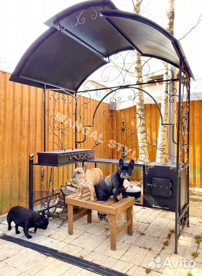 Мангал с крышей