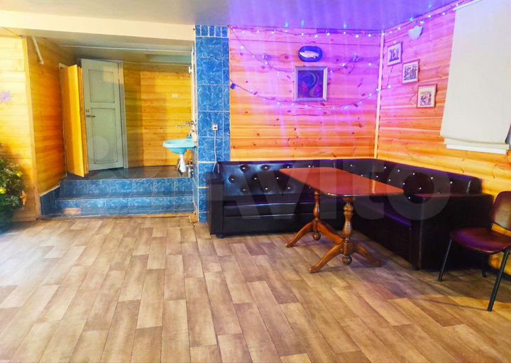 Коттедж 260 м² на участке 10 сот.