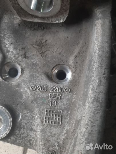 Кулак передний правый Mercedes C-Class W205