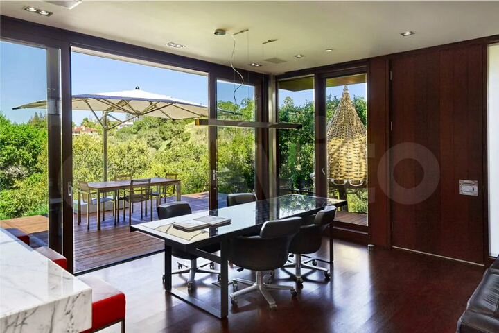 Дом 287 м² на участке 12 сот.