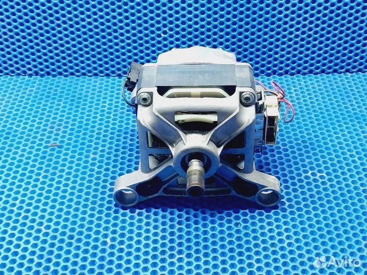 Двигатель стиральной машины Ariston Indesit