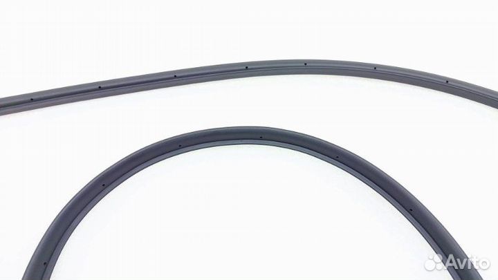 Уплотнитель двери передний левый Hyundai Sonata YF