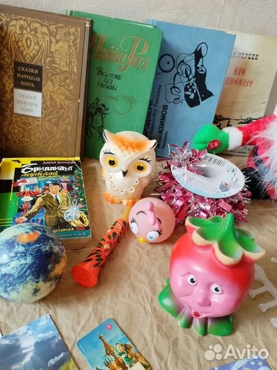 Винтажные книги пакетом, игрушки, товары для дома