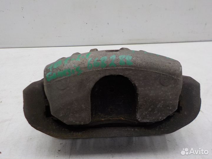 Суппорт передний правый Hyundai Genesis