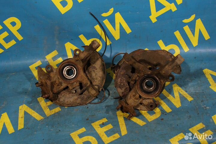 Кулак поворотный передний Toyota Corolla E11