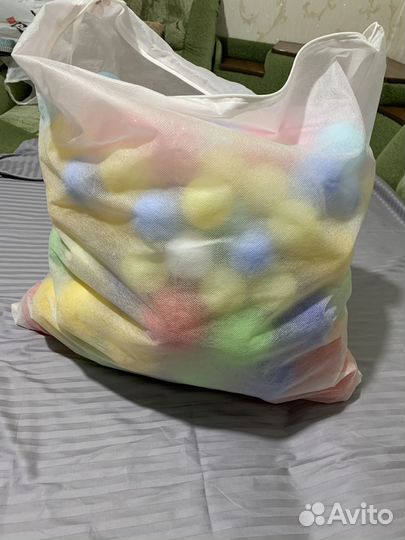 Разноцветные мягкие шары для детей