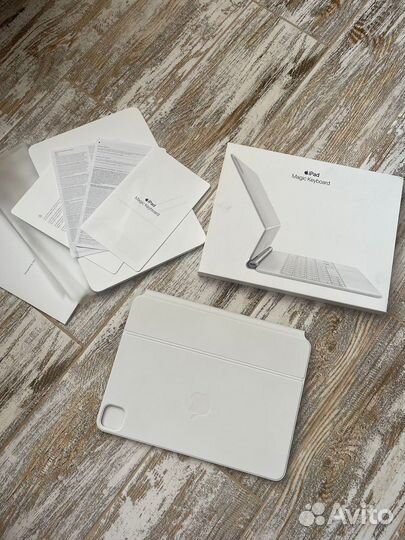 Чехол-клавиатура Apple Magic Keyboard для iPad