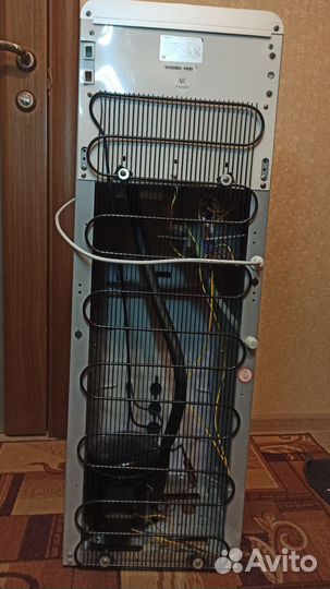 Кулер для воды напольный