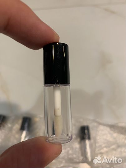 Контейнер для блеска для губ