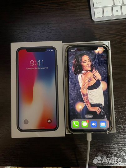 iPhone X, 64 ГБ