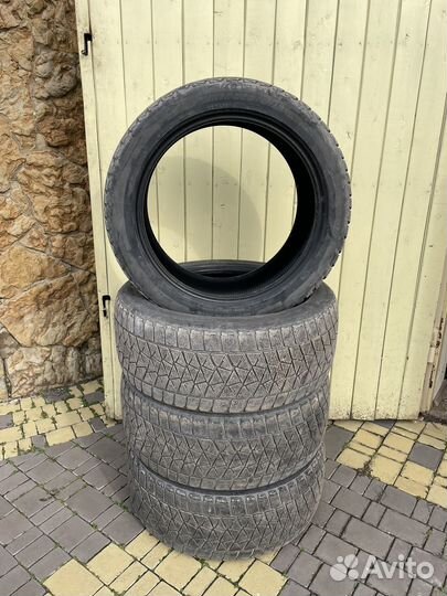 Bridgestone Blizzak DM-V2 275/45 R20 110T