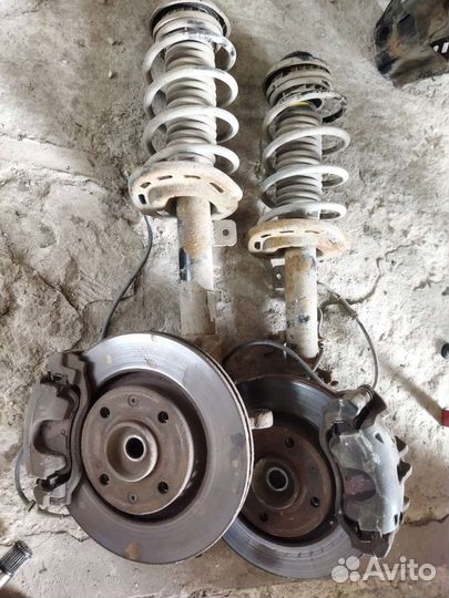 Стойка передняя левая в сборе Ситроен С-Елизе