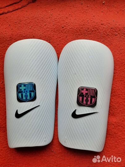 Щитки футбольные Nike, размер M