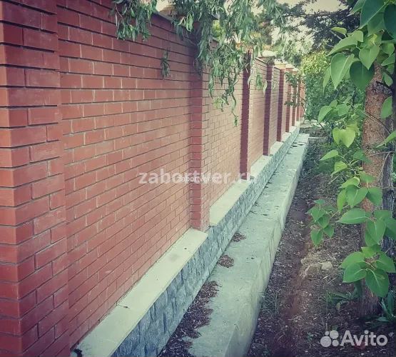 Забор кирпичный под ключ