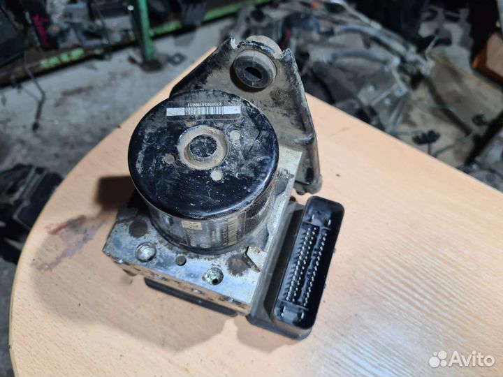 Блок ABS Skoda Yeti 2011 1.2