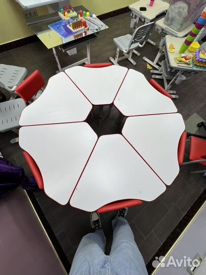 Набор детских парт со стульями