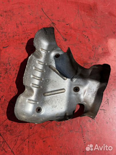 Экран тепловой Сандеро Степвэй 2014г K7MF710