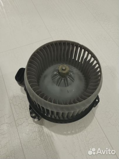 Мотор печки с крыльчаткой RAV4