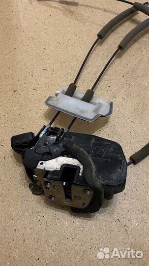 Замок двери передний правый Infiniti Ex35