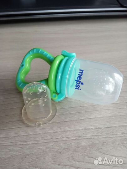 Молокоотсос и бутылочки Avent+вкладыши+ниблер