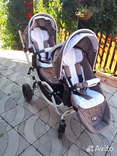 Коляска для двойни