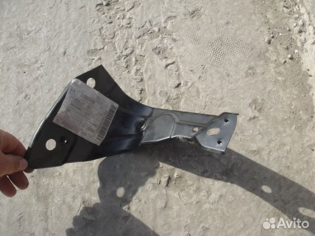 Пассат Крепление крыла Левого Passat B7 10-18