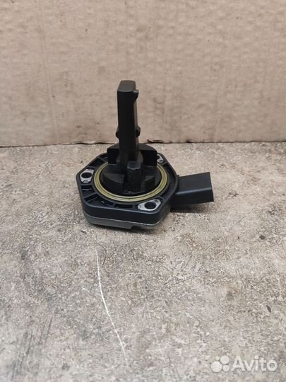 Датчик уровня масла VW Мультивэн Т5