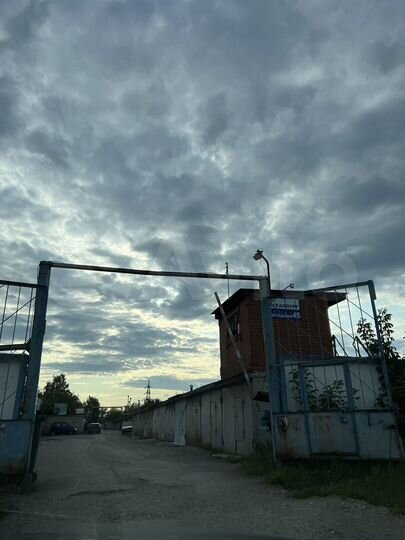 Гараж, > 30 м²