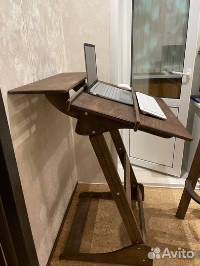 Письменный стол для работы стоя + барный стул