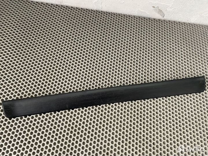 Накладка порога передняя правая Toyota Cofolla 120